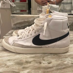 Nike Blazers Size 10.5